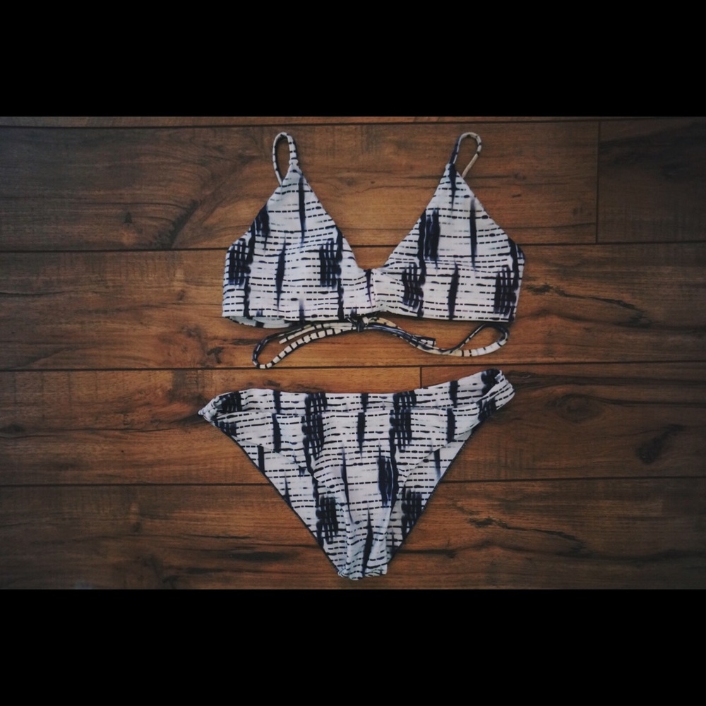 Bikini Set with Cross Tie in back